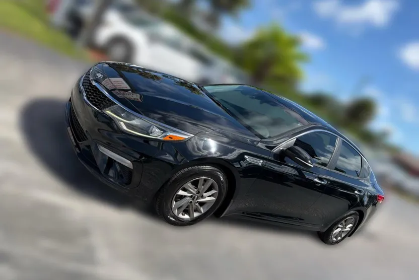 2020 Kia Optima LX photo 1