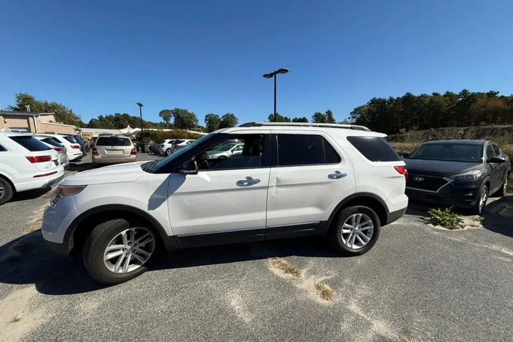2014 Ford Explorer XLT photo 1