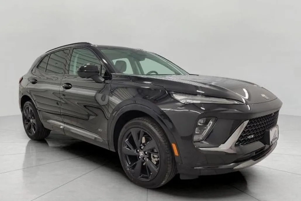 2025 Buick Envision Sport Touring photo 1