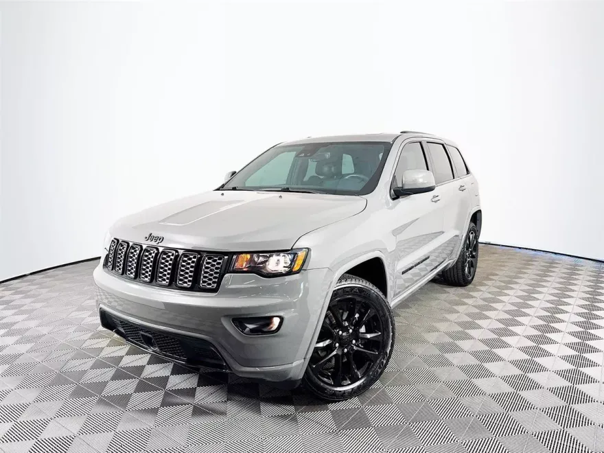 2020 Jeep Grand Cherokee Altitude photo 1