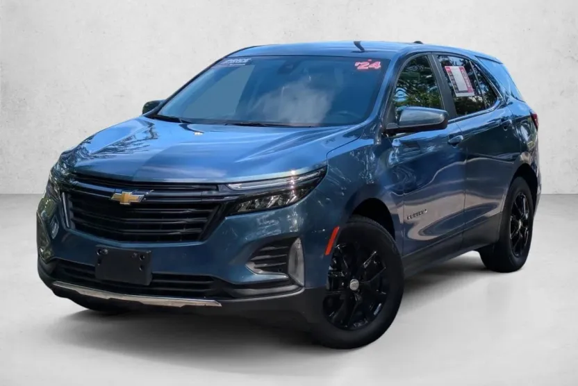 2024 Chevrolet Equinox LT photo 1