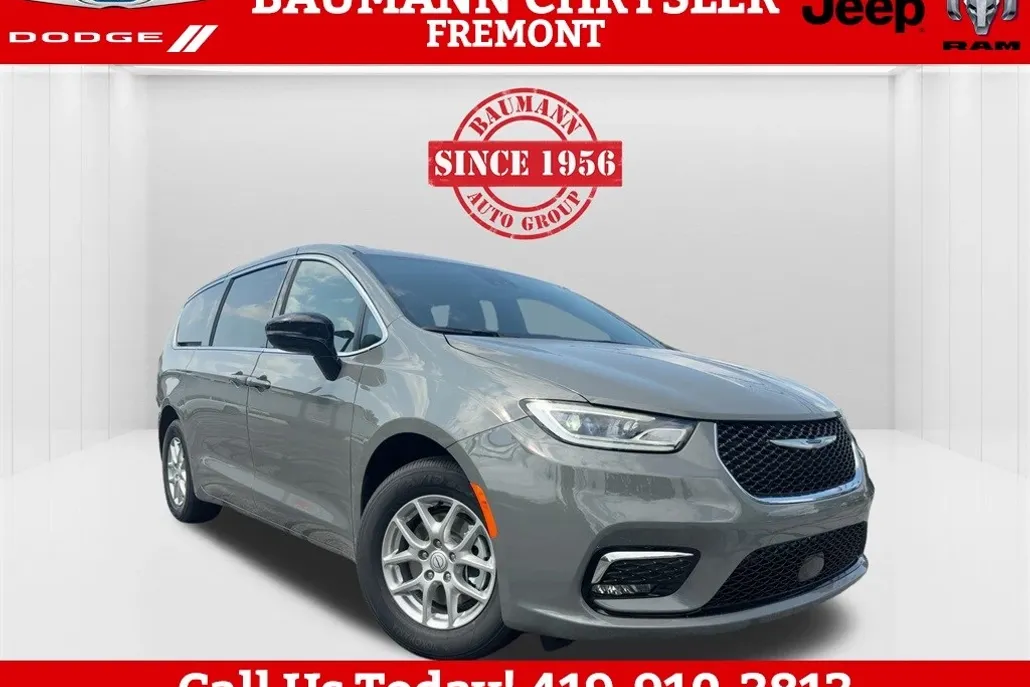 2025 Chrysler Pacifica photo 1