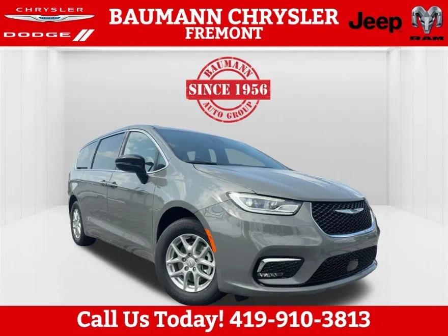 2025 Chrysler Pacifica photo 1