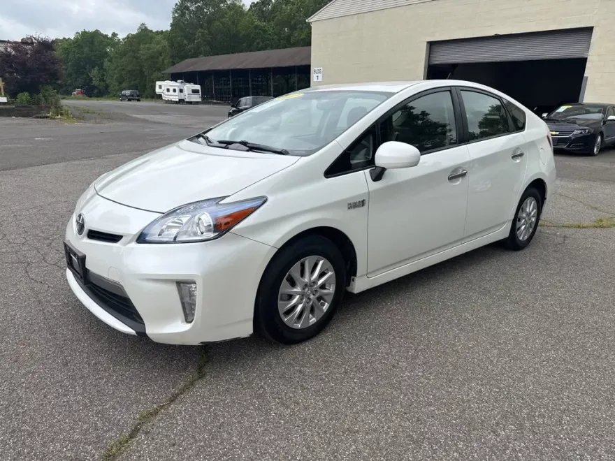 2012 Toyota Prius Plug-in photo 1