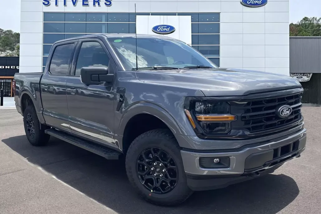 2025 Ford F-150 XLT photo 1