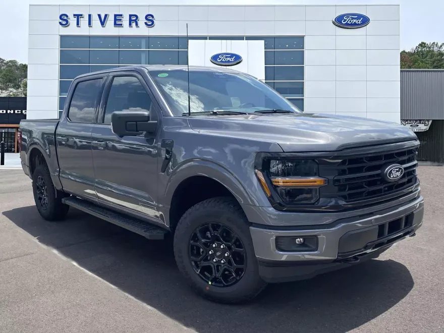 2025 Ford F-150 XLT photo 1