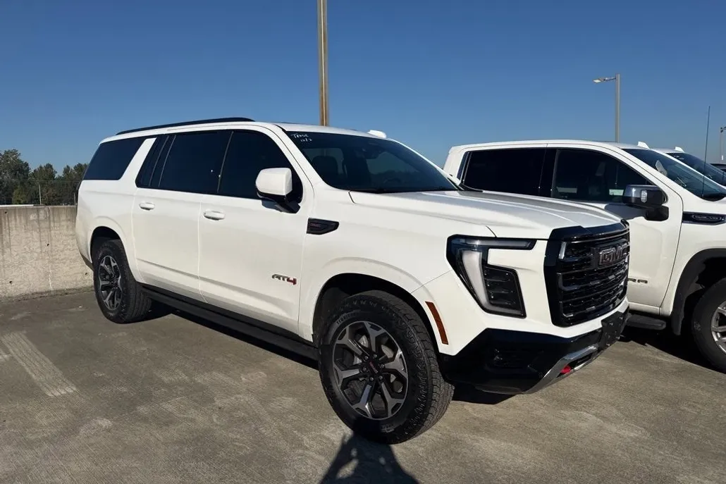 2025 Gmc Yukon XL AT4 photo 1