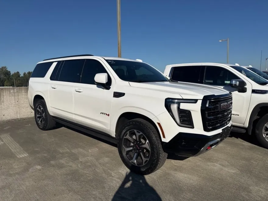 2025 Gmc Yukon XL AT4 photo 1