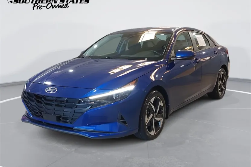 2023 Hyundai Elantra SEL photo 1