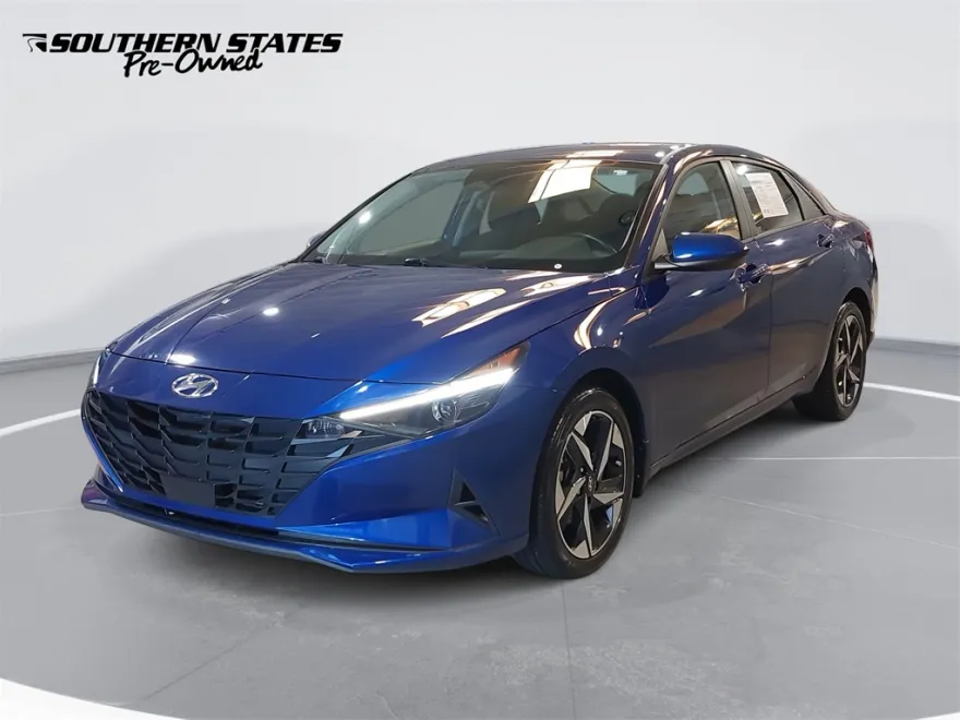 2023 Hyundai Elantra SEL photo 1