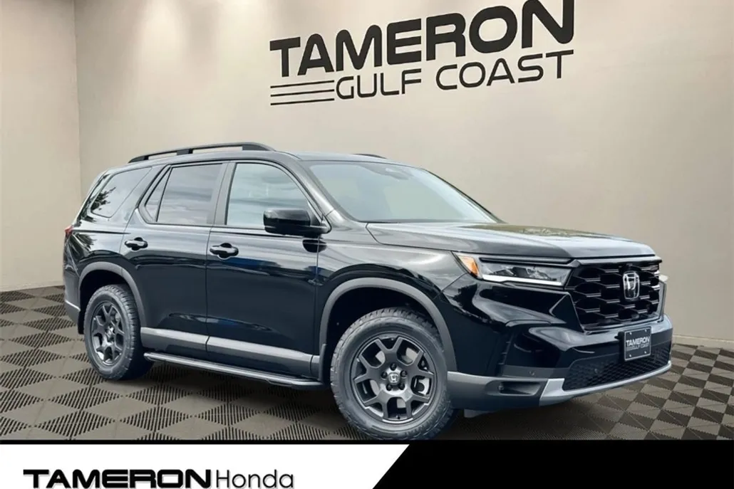 2025 Honda Pilot TrailSport photo 1