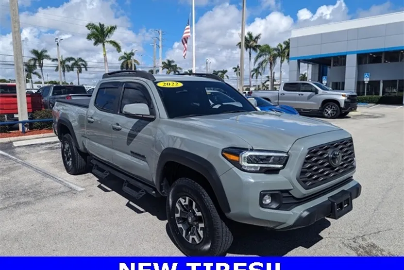 2022 Toyota Tacoma TRD Off-Road photo 1