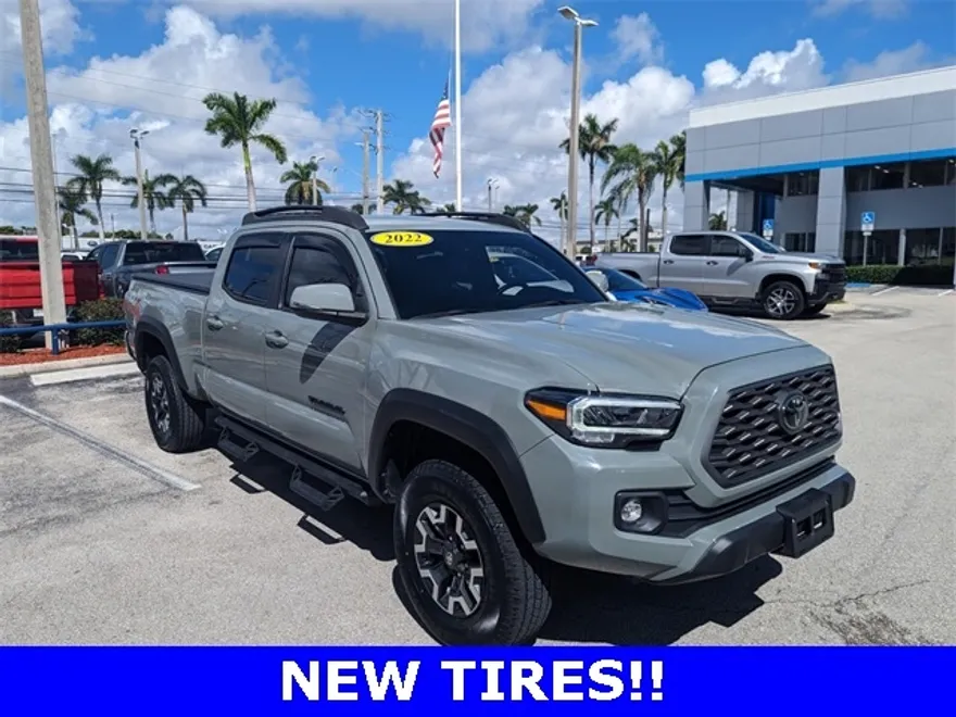 2022 Toyota Tacoma TRD Off-Road photo 1