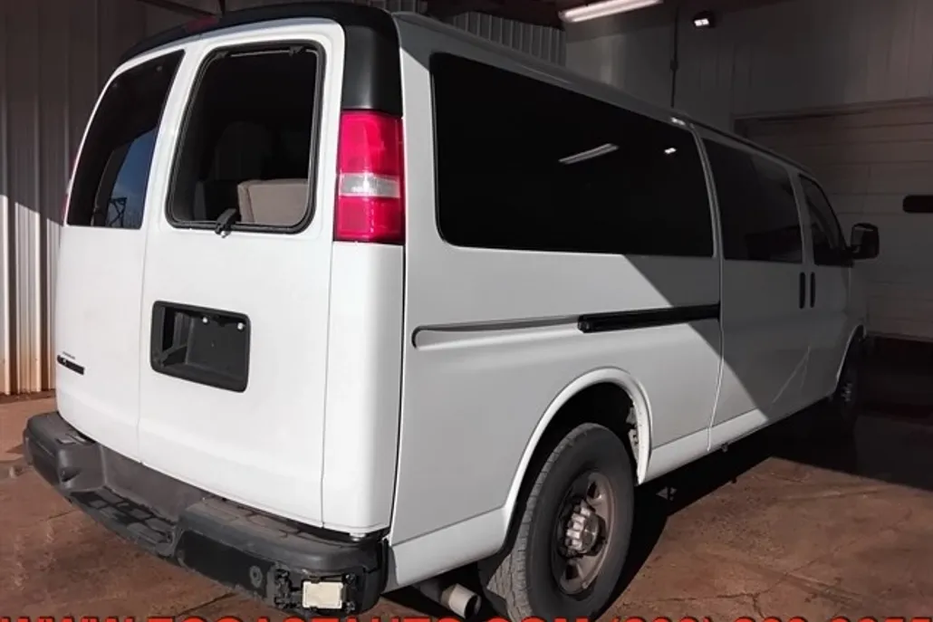 2023 Chevrolet Express Passenger LS photo 1