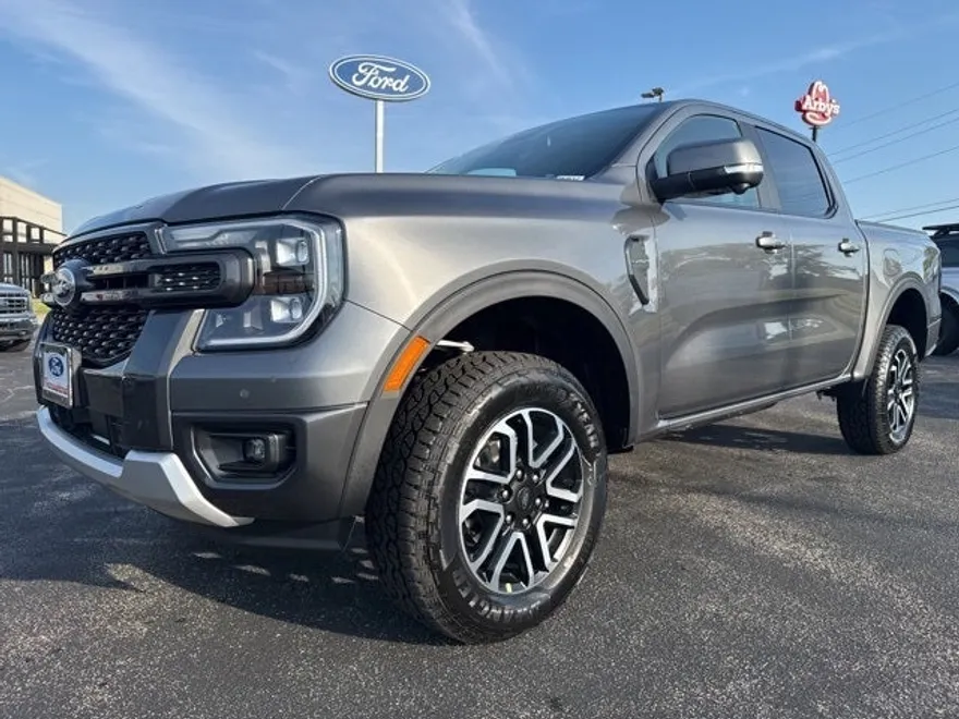 2025 Ford Ranger Lariat photo 1