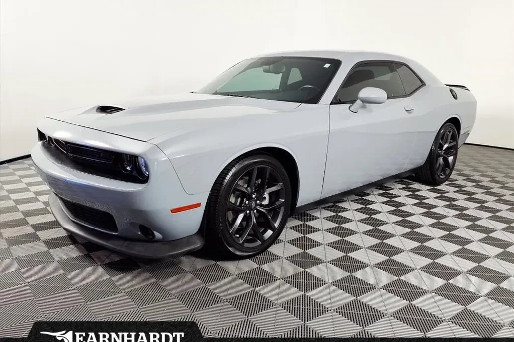 2022 Dodge Challenger GT photo 1