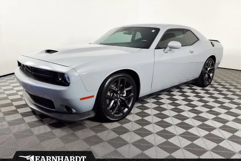 2022 Dodge Challenger GT photo 1