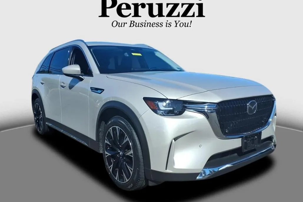 2024 Mazda CX-90 Premium photo 1