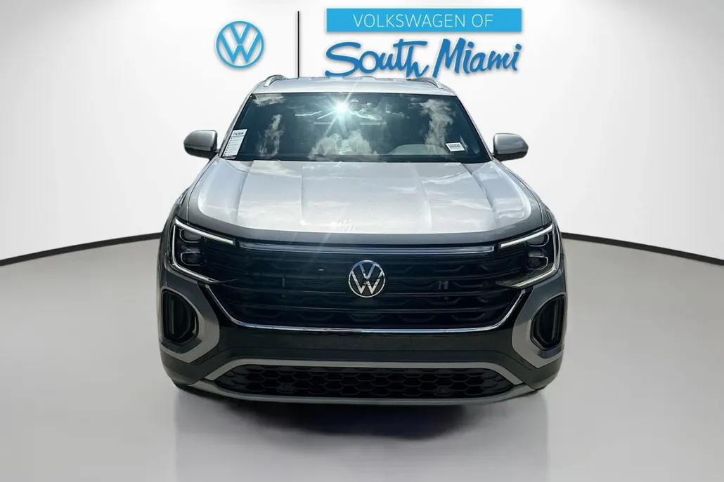 2025 Volkswagen Atlas Cross Sport SE photo 1