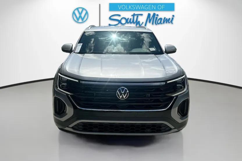 2025 Volkswagen Atlas Cross Sport SE photo 1