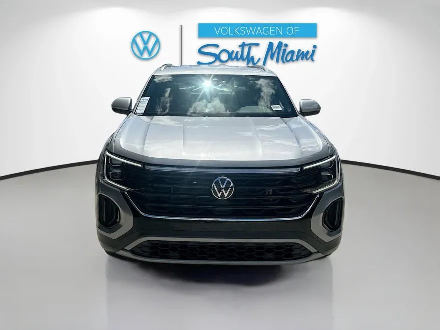 2025 Volkswagen Atlas Cross Sport SE photo 1