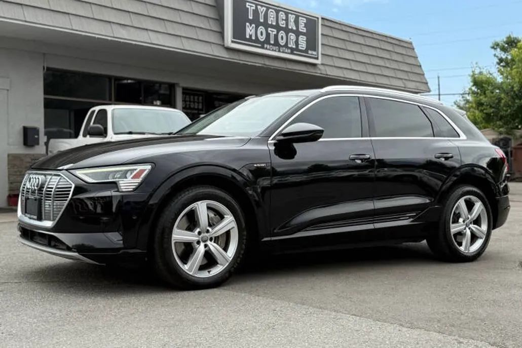 2019 Audi e-tron Premium Plus photo 1