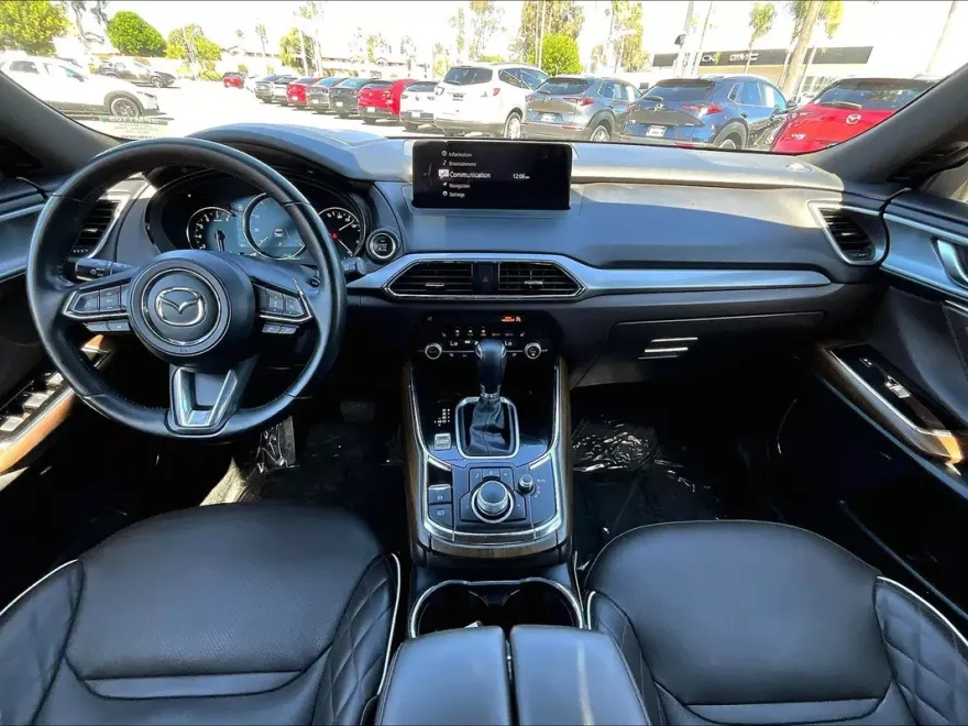2023 Mazda CX-9 Signature photo 1