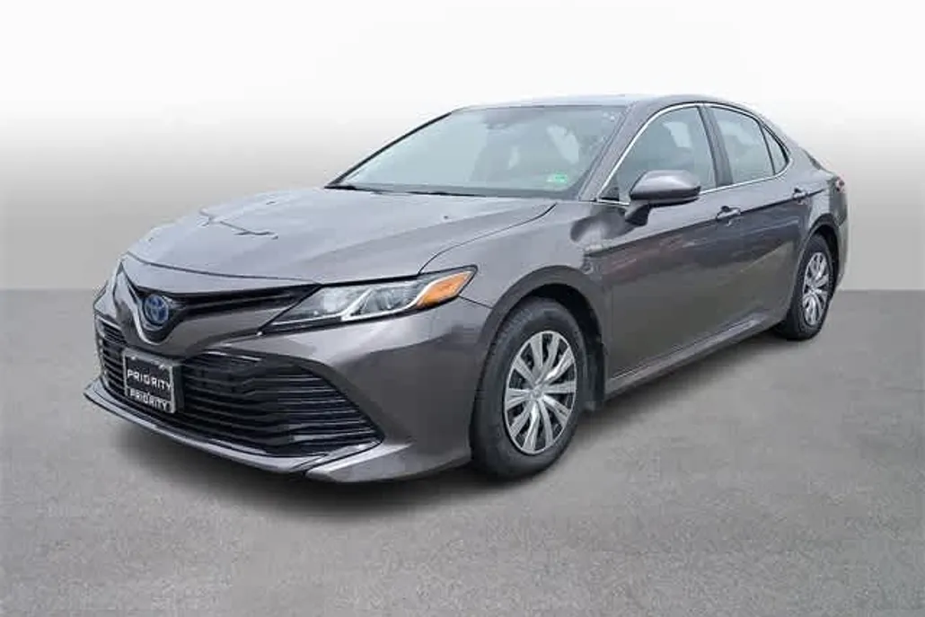 2020 Toyota Camry Hybrid LE photo 1