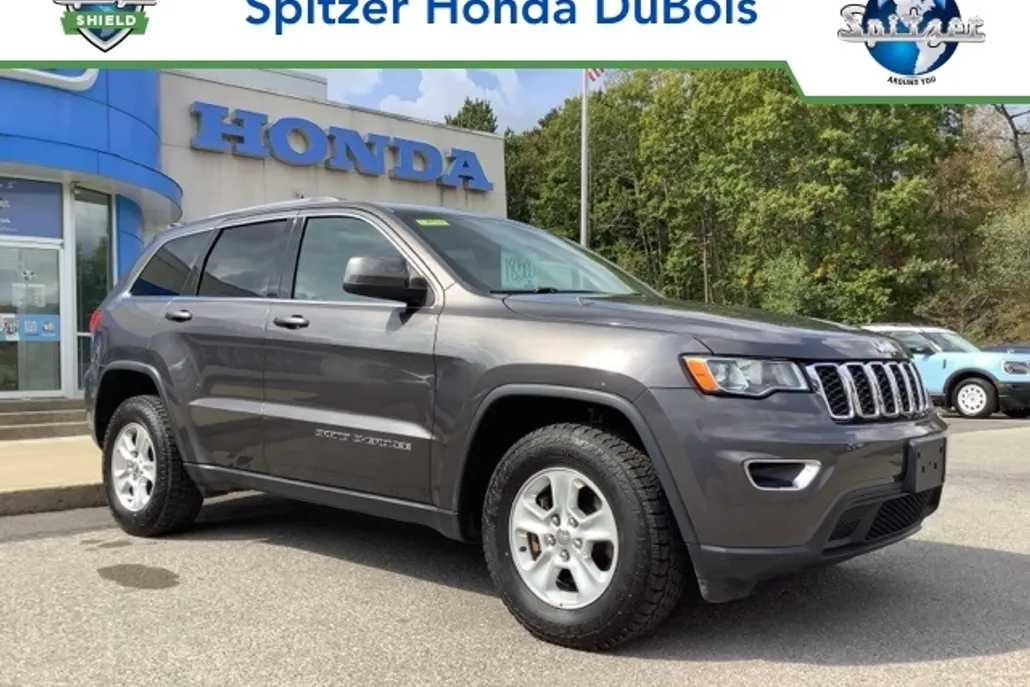 2017 Jeep Grand Cherokee Laredo photo 1