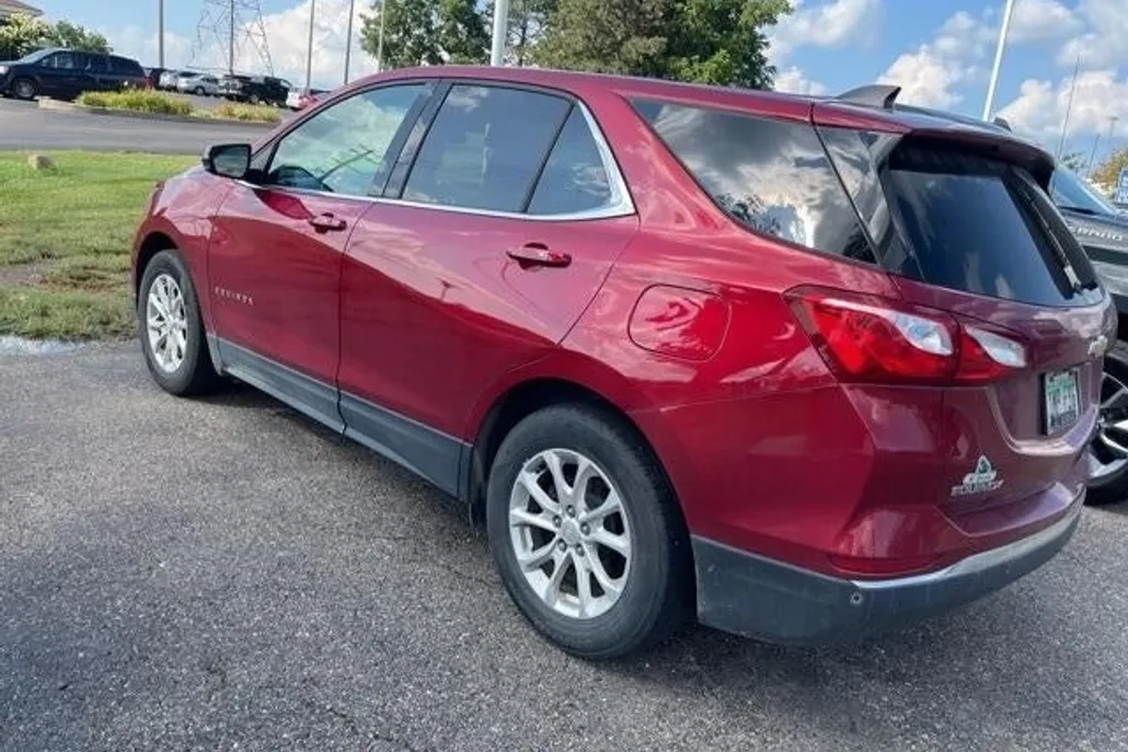 2019 Chevrolet Equinox LT photo 1