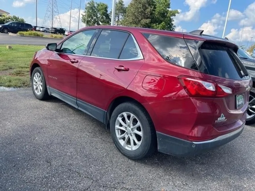 2019 Chevrolet Equinox LT photo 1