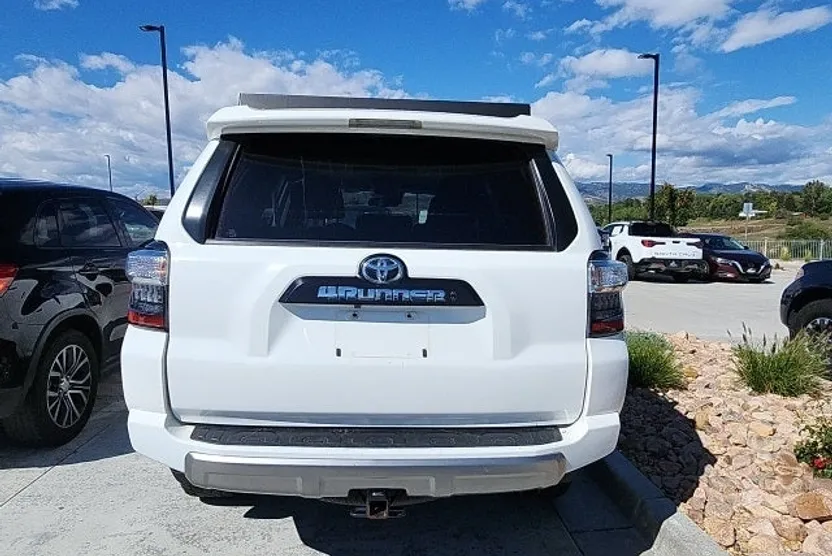 2021 Toyota 4Runner TRD Off-Road photo 1