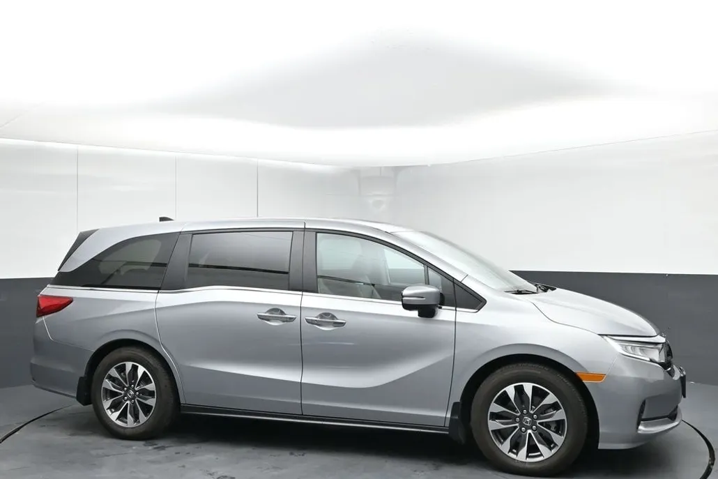 2024 Honda Odyssey EX-L photo 1