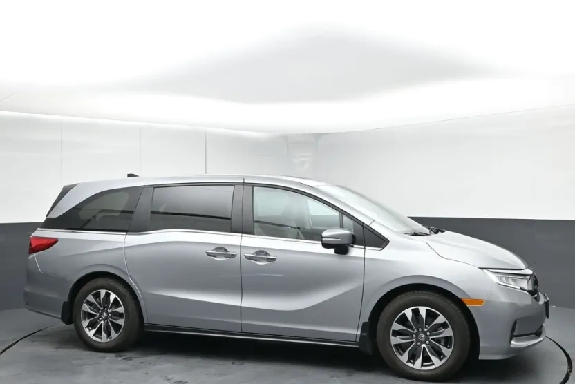 2024 Honda Odyssey EX-L photo 1