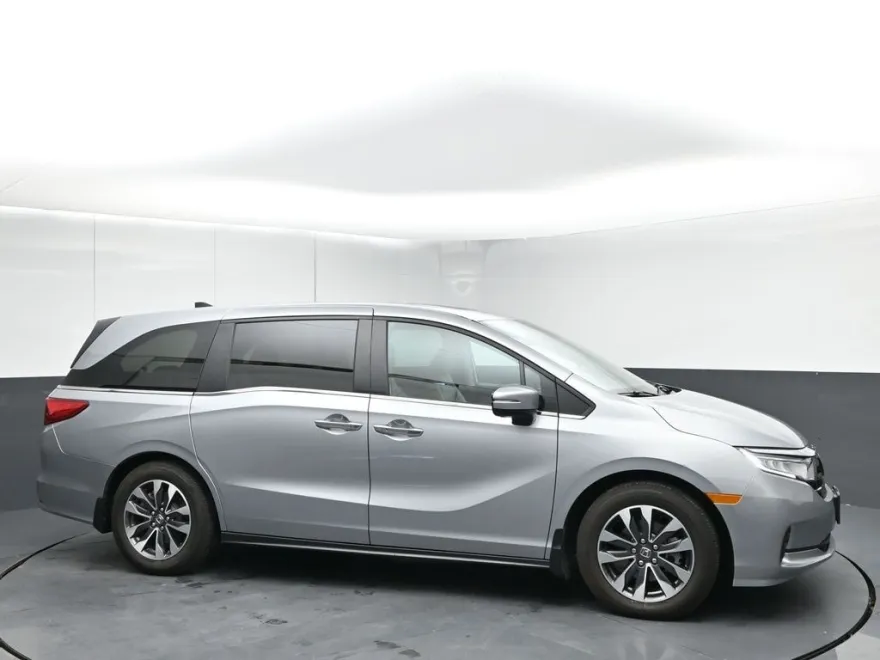 2024 Honda Odyssey EX-L photo 1