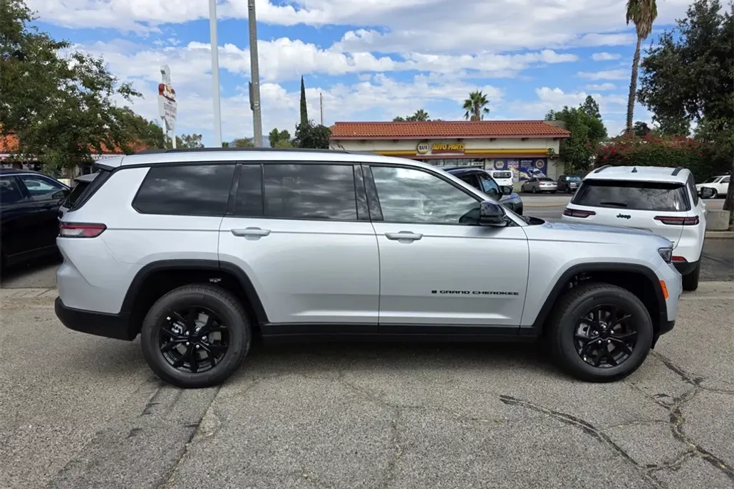 2025 Jeep Grand Cherokee Altitude X photo 1
