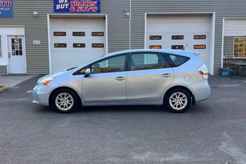 2012 Toyota Prius V Three photo 1