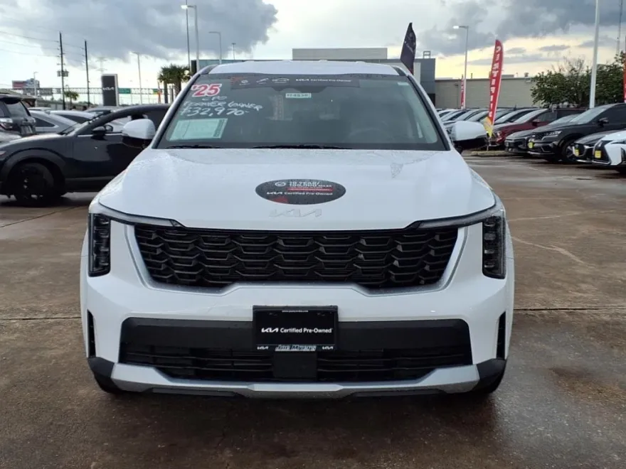 2025 Kia Sorento LX photo 1