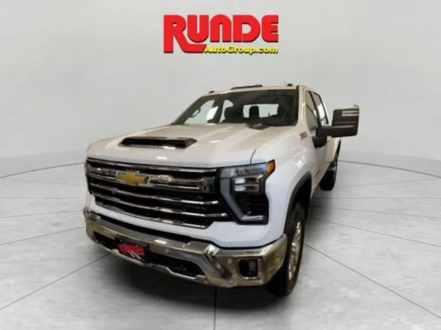 2025 Chevrolet Silverado 3500HD LTZ photo 1