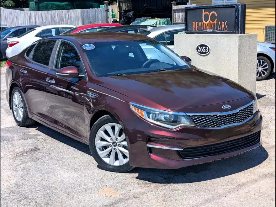 2016 Kia Optima EX photo 1