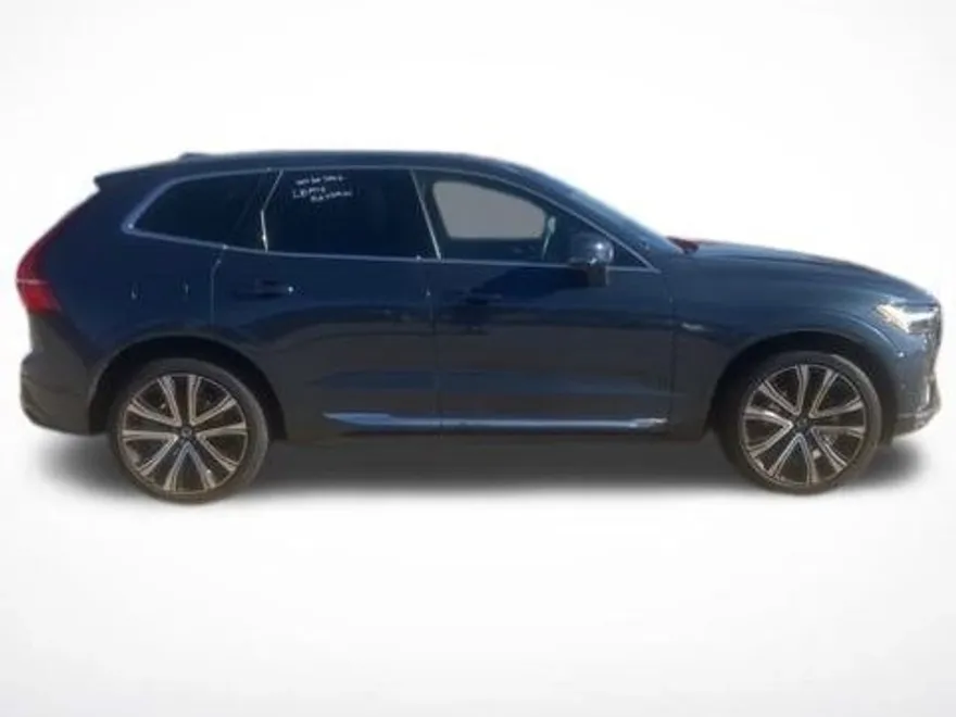 2023 Volvo XC60 B5 Ultimate photo 1