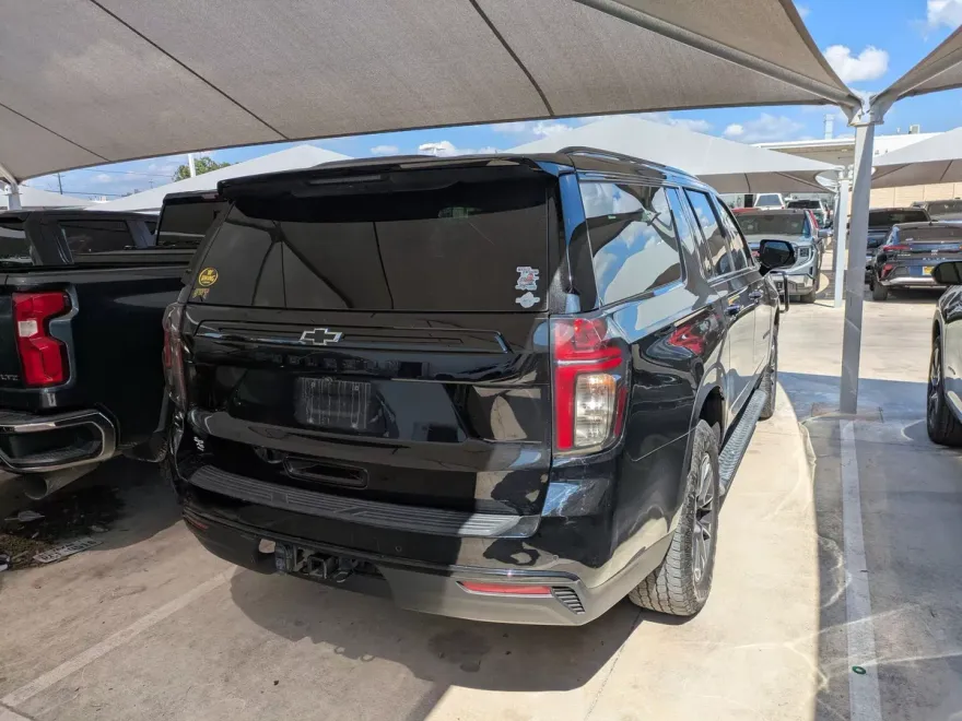 2023 Chevrolet Suburban Z71 photo 1