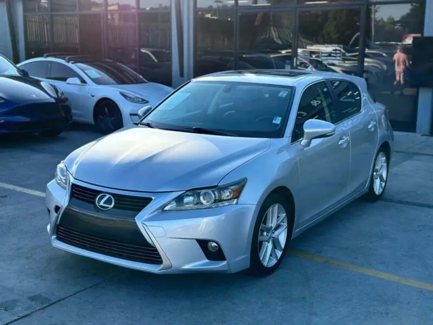 2015 Lexus CT 200h photo 1