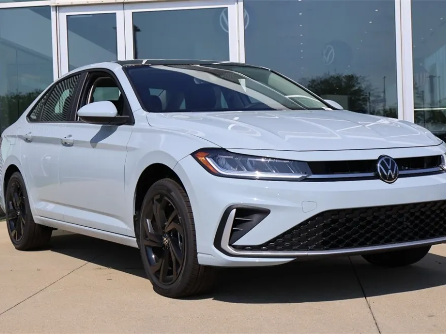 2025 Volkswagen Jetta 1.5T SE photo 1