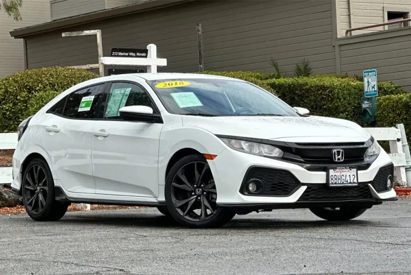 2018 Honda Civic Sport Hatchback photo 1