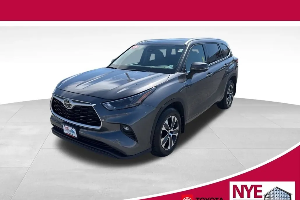 2022 Toyota Highlander XLE photo 1