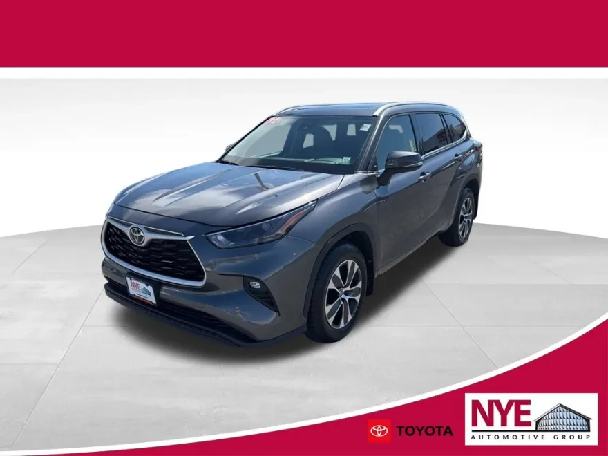 2022 Toyota Highlander XLE photo 1