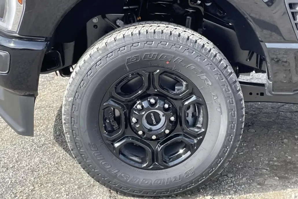 2024 Ford F-350 XLT photo 1