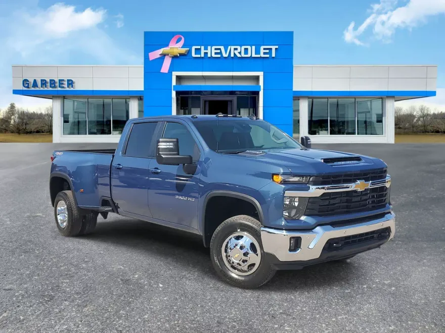 2026 Chevrolet Silverado 3500HD LT photo 1