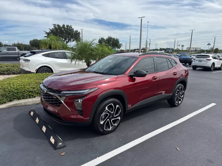 2025 Chevrolet Trax photo 1